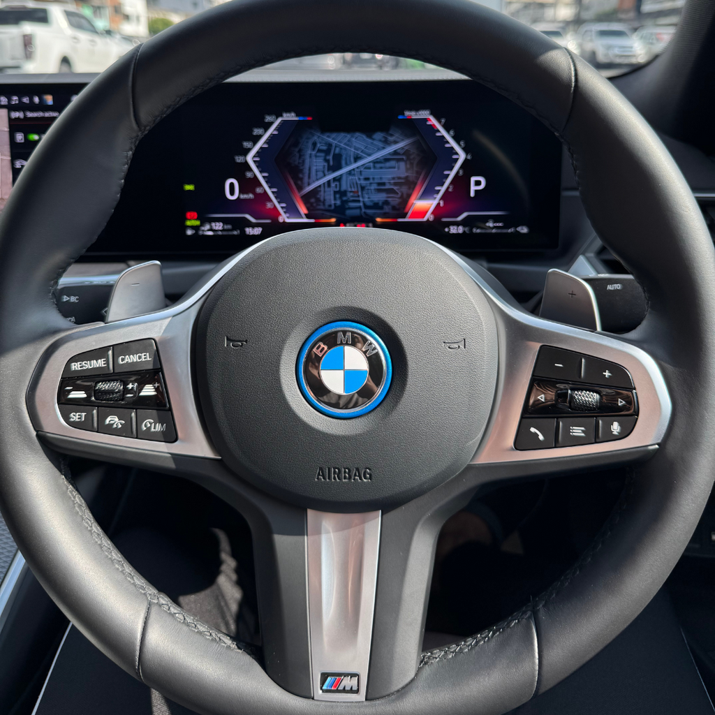 BMW 330e LCI