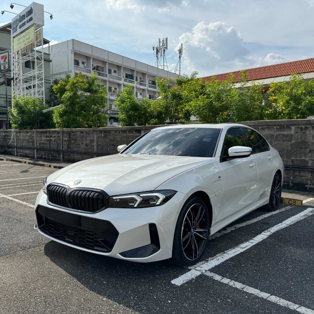 BMW 330e LCI