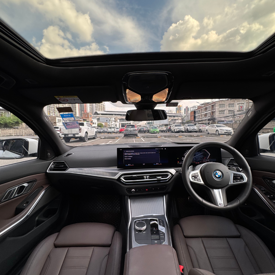 BMW 330e LCI